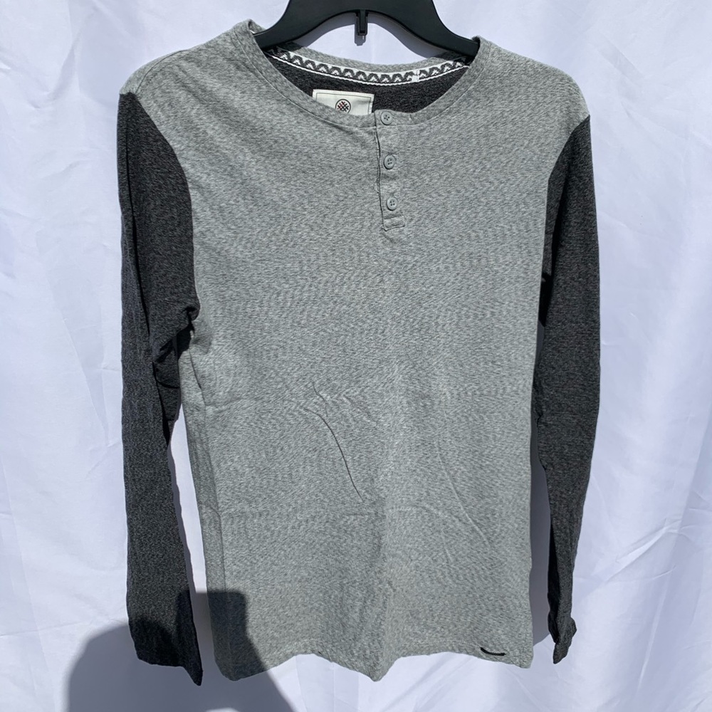 Long sleeve t-shirt